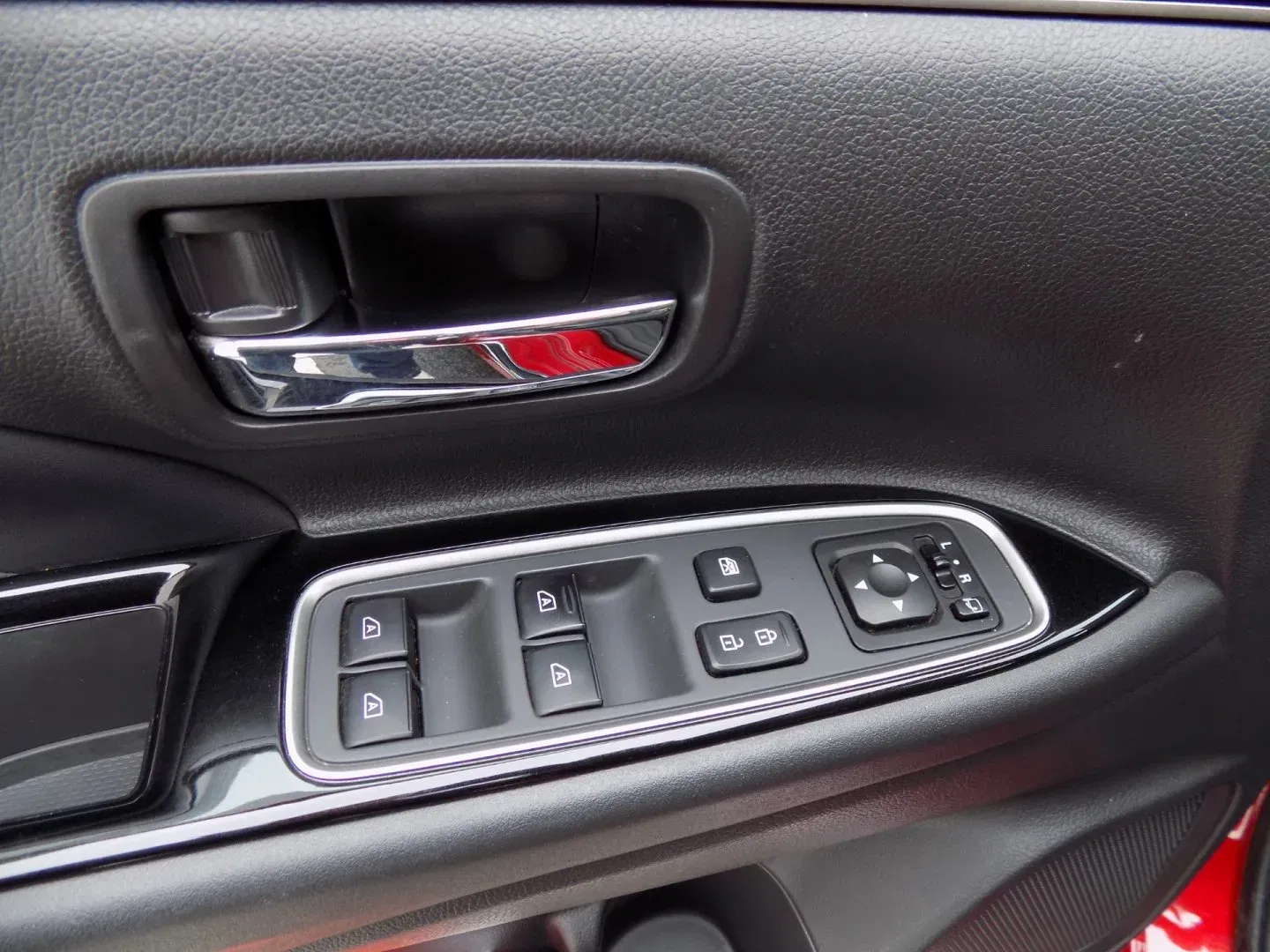 Mitsubishi Outlander - Náhled 21