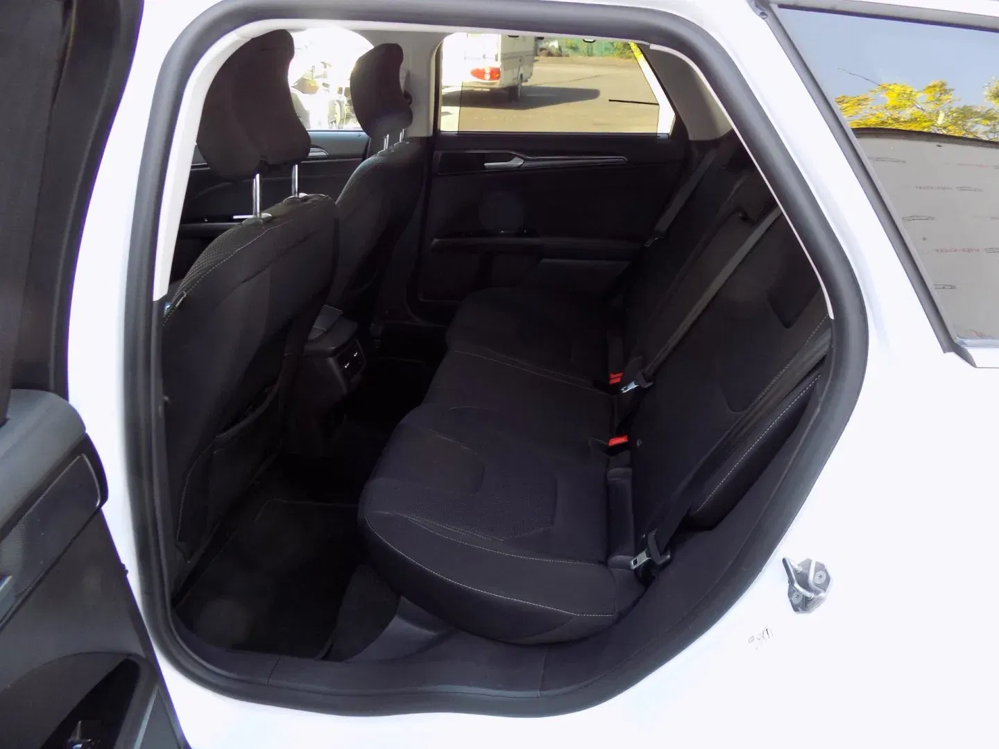 Ford Mondeo - Náhled 10