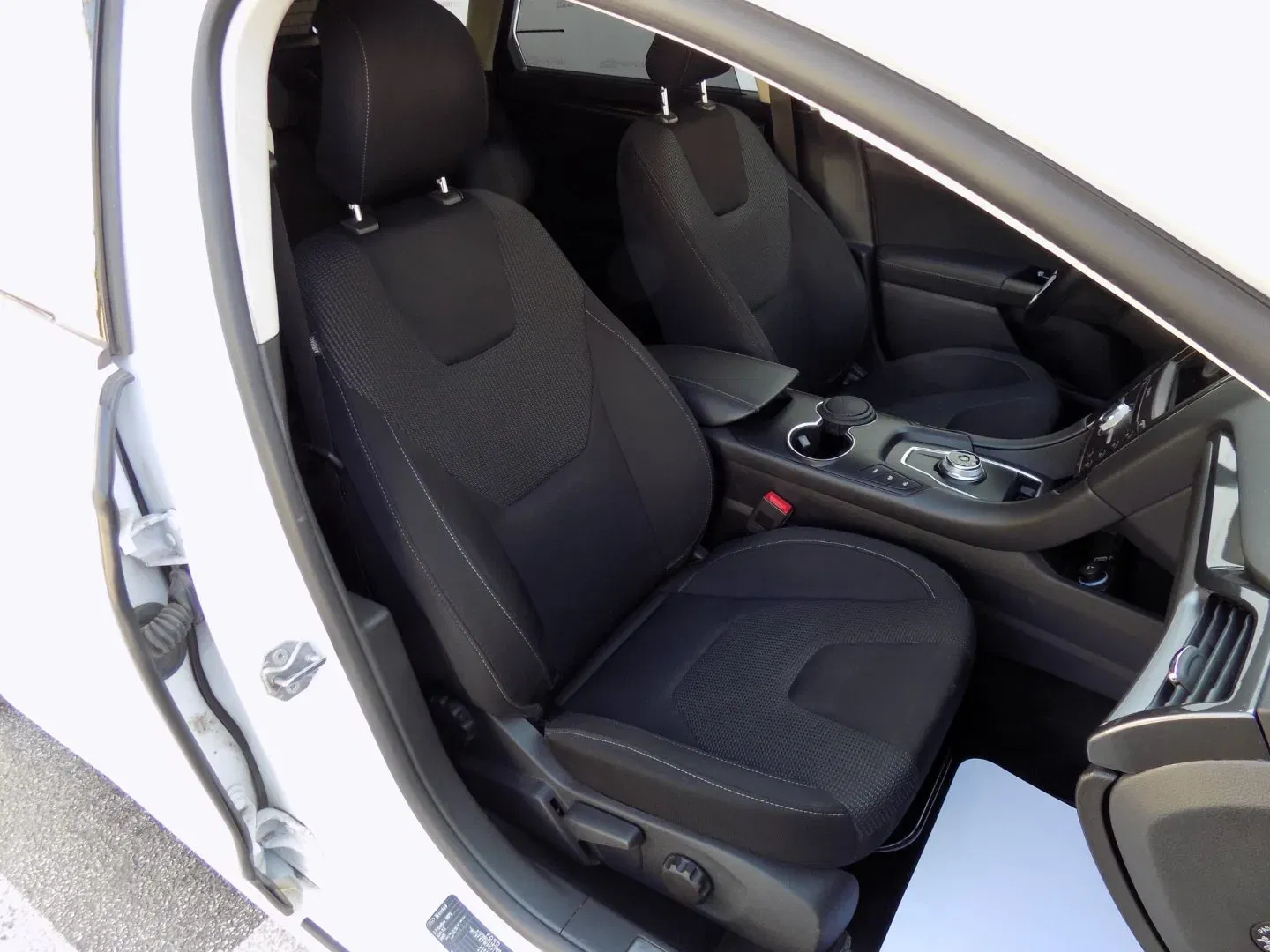 Ford Mondeo - Náhled 18