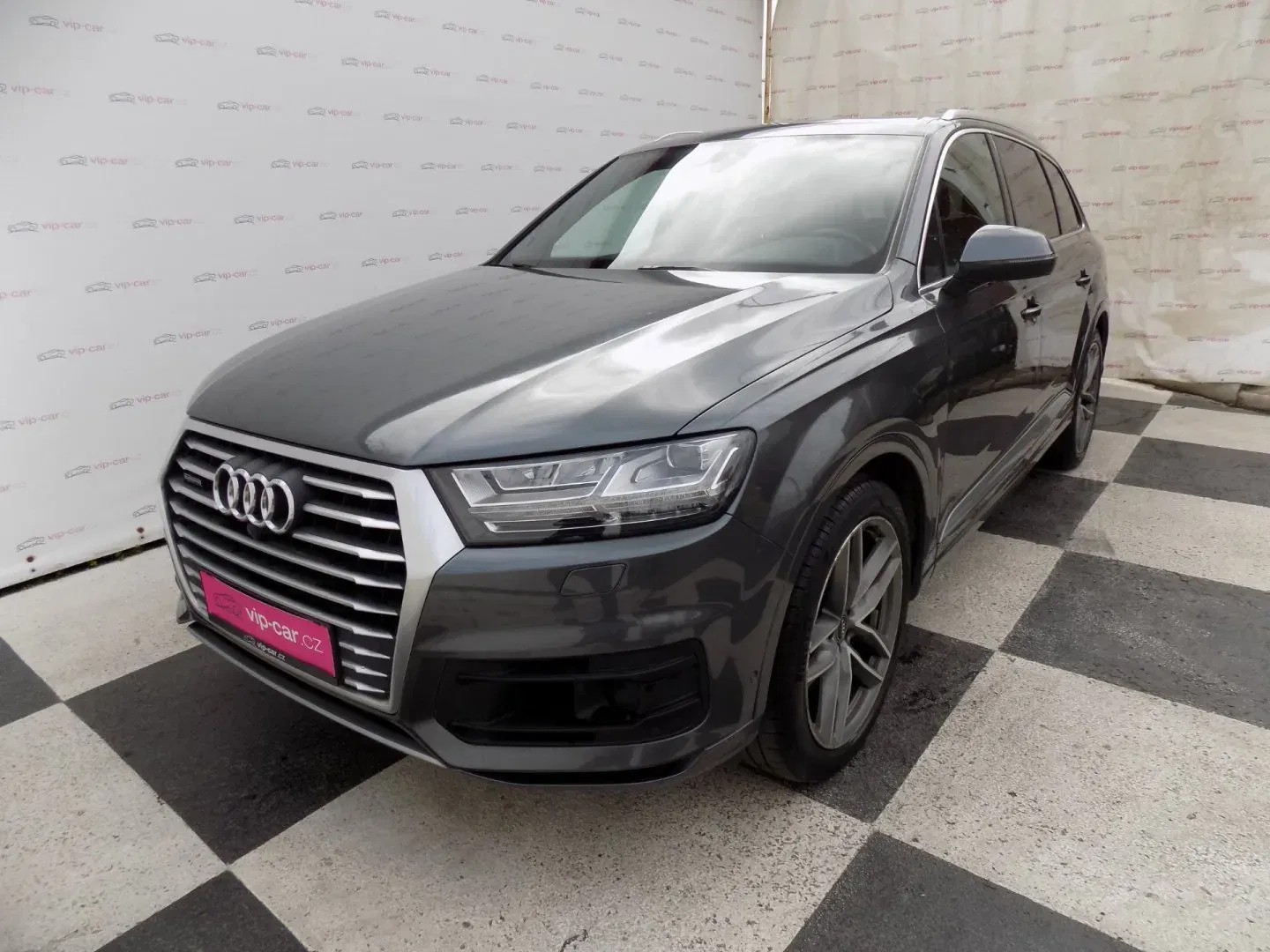Audi Q7 - Obrázek 1