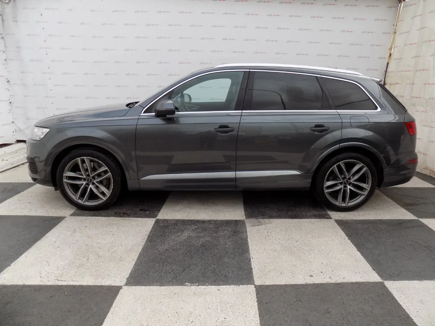 Audi Q7 - Náhled 2