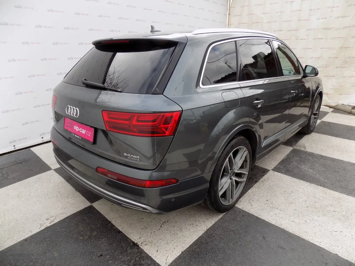 Audi Q7 - Náhled 7