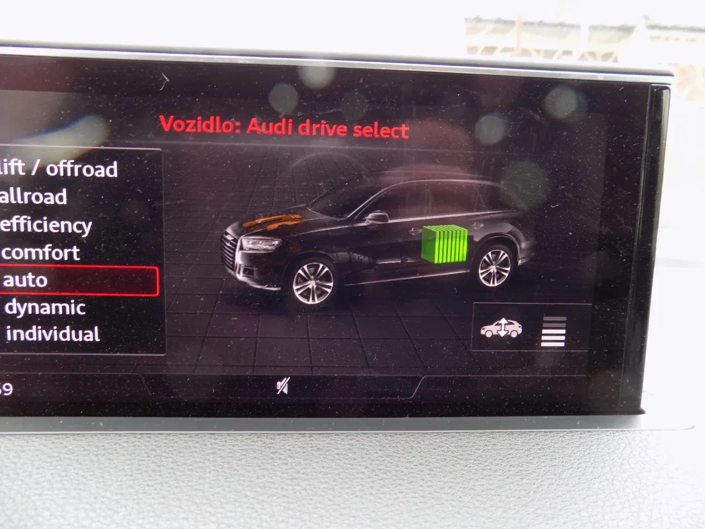 Audi Q7 - Náhled 39