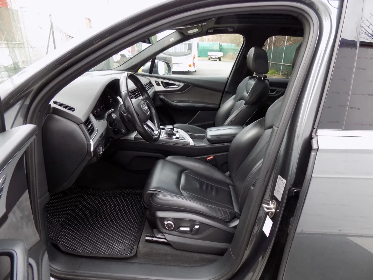 Audi Q7 - Náhled 12