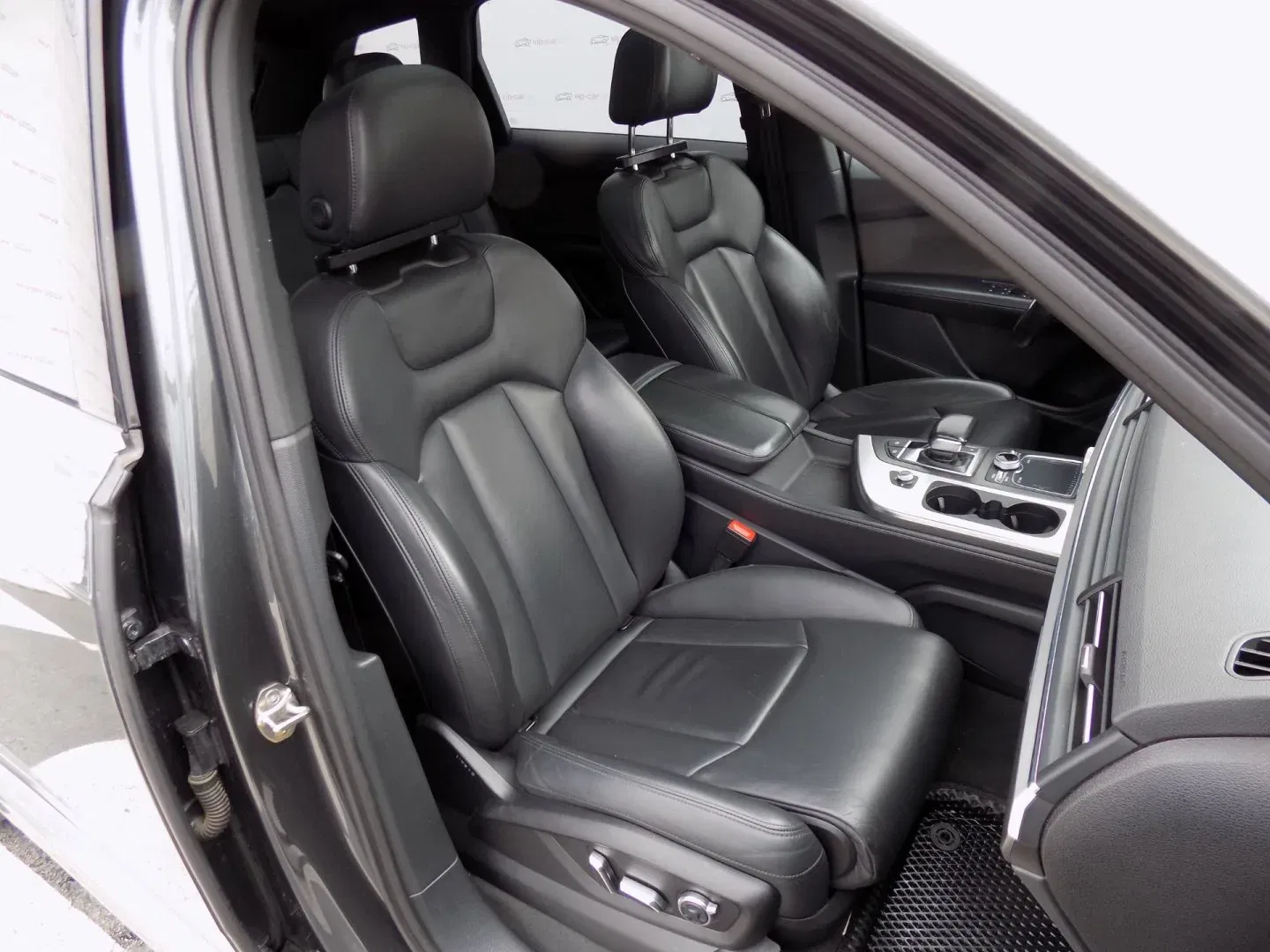 Audi Q7 - Náhled 17