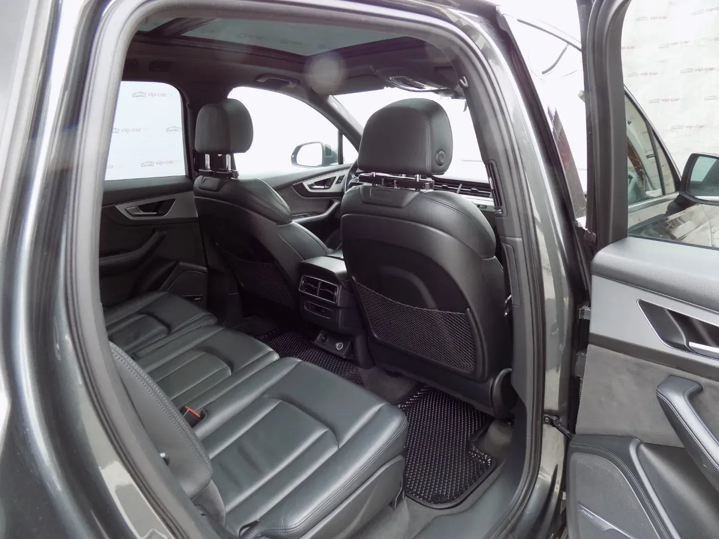 Audi Q7 - Náhled 19