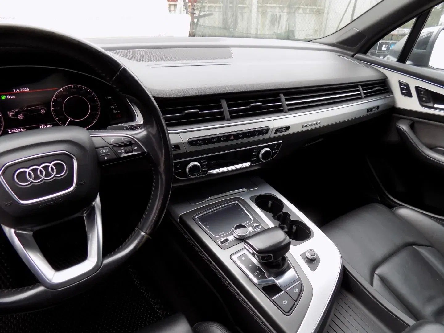 Audi Q7 - Náhled 27
