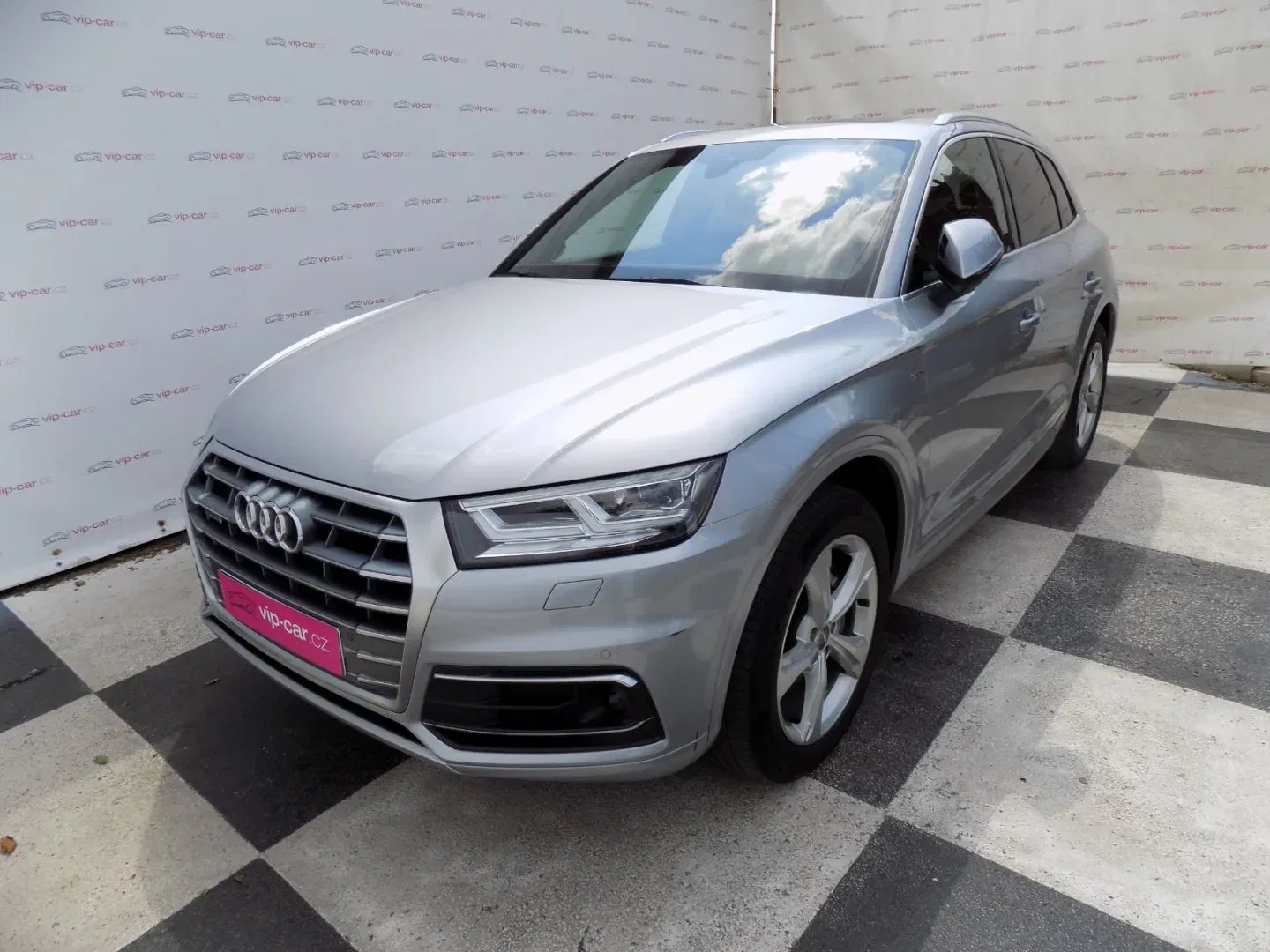 Audi Q5 - Obrázek 1