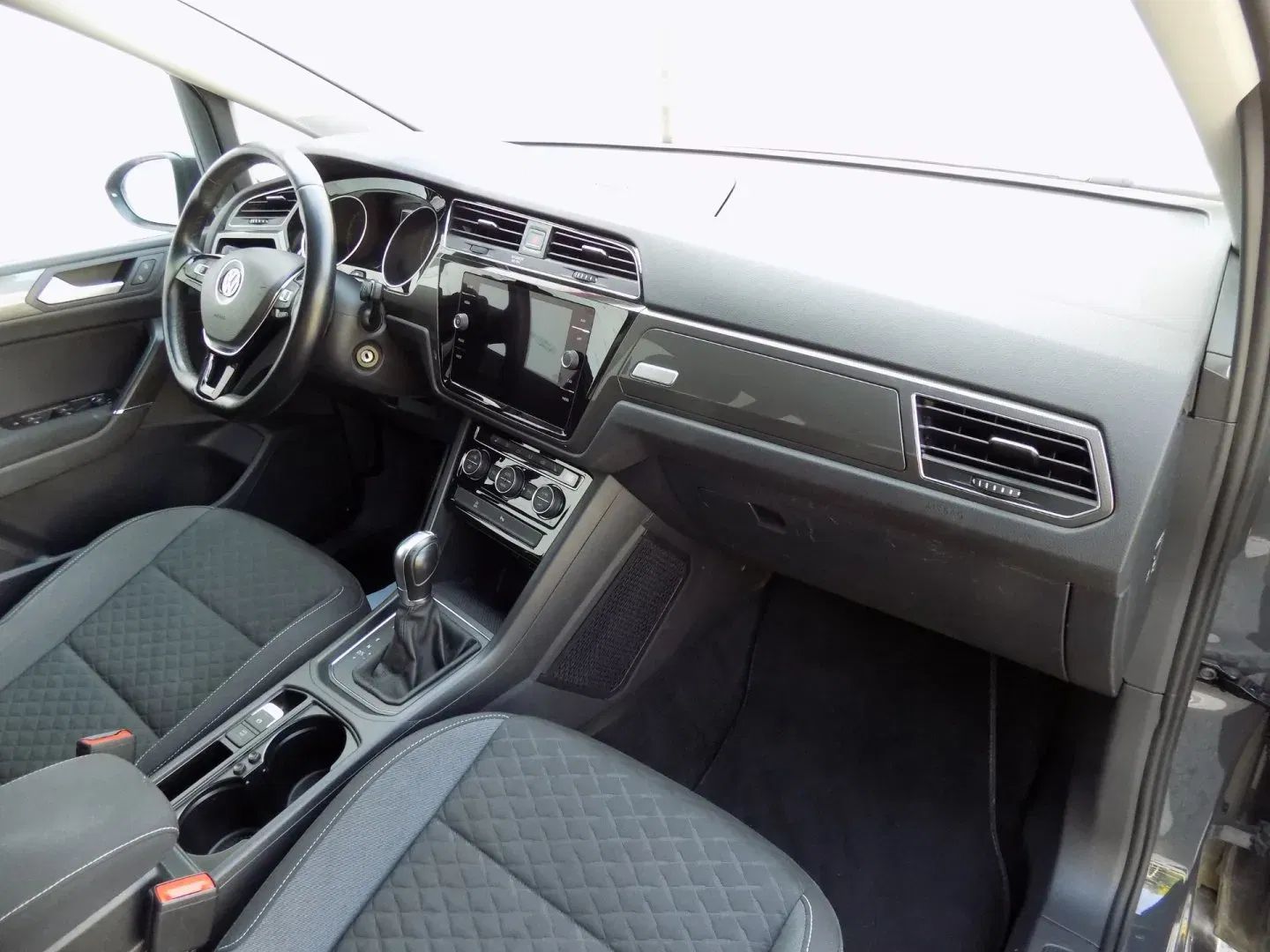 Volkswagen Touran - Náhled 15