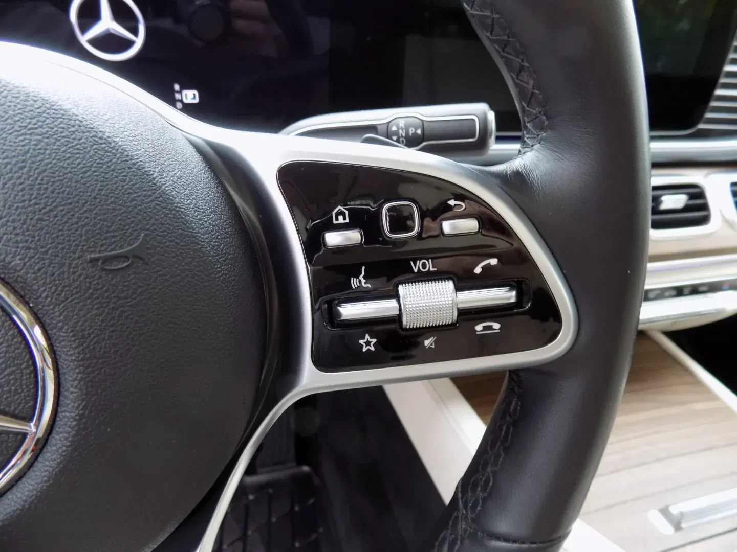 Mercedes-Benz GLE - Náhled 29