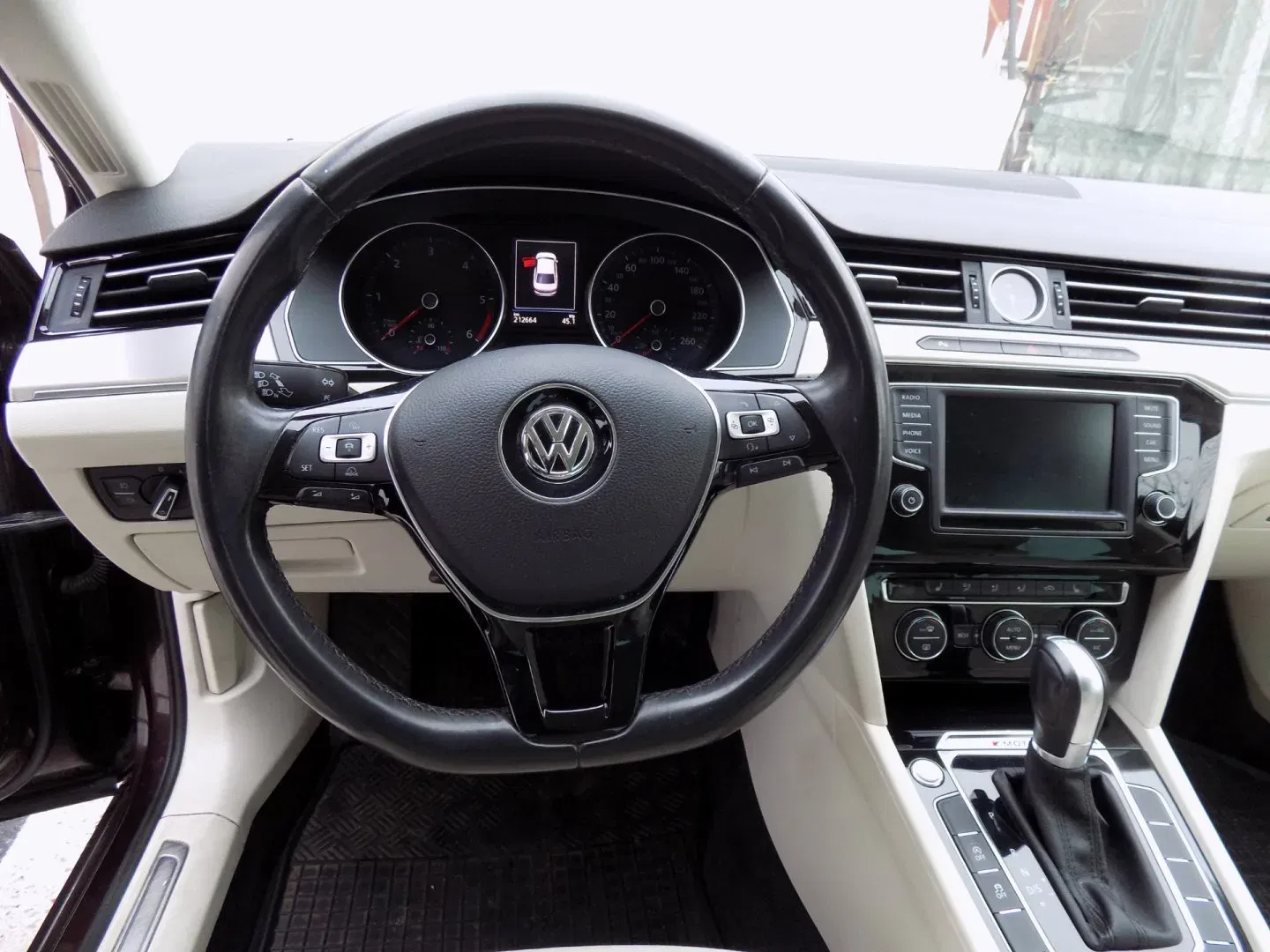 Volkswagen Passat - Náhled 23