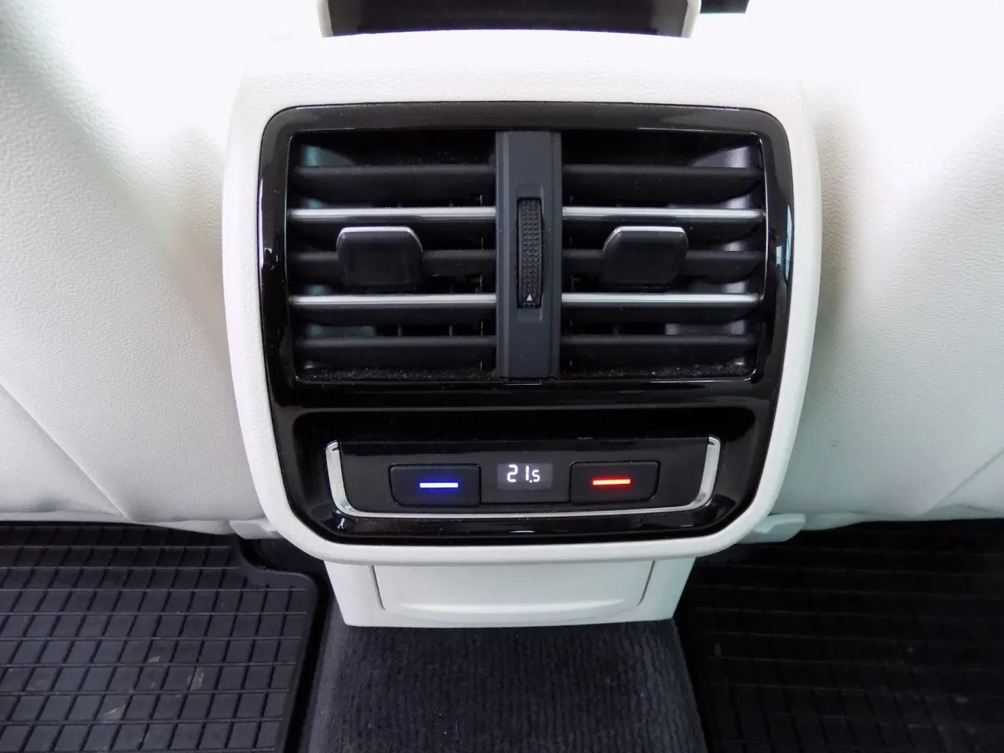 Volkswagen Passat - Náhled 40