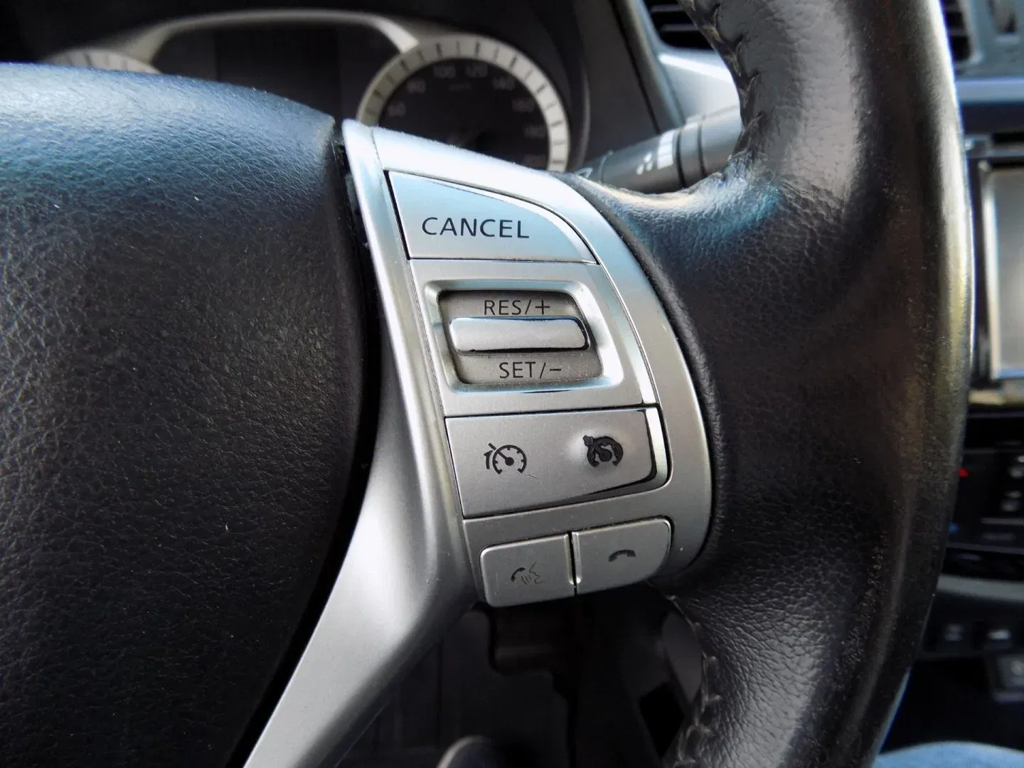 Nissan Navara - Náhled 25