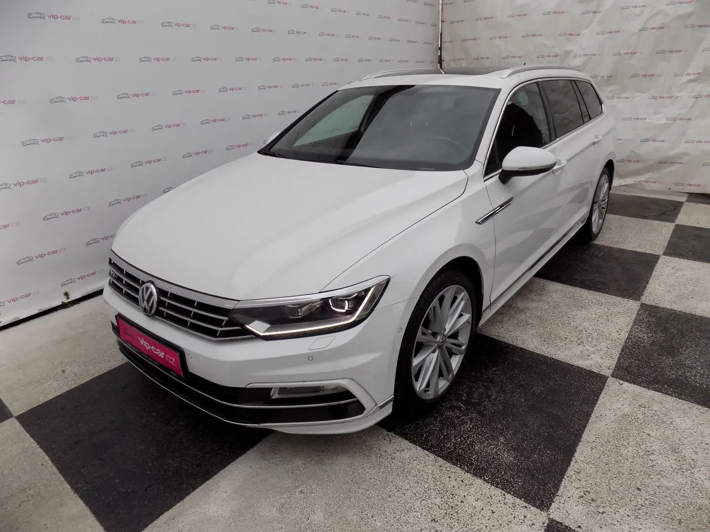 Volkswagen Passat - Obrázek 1