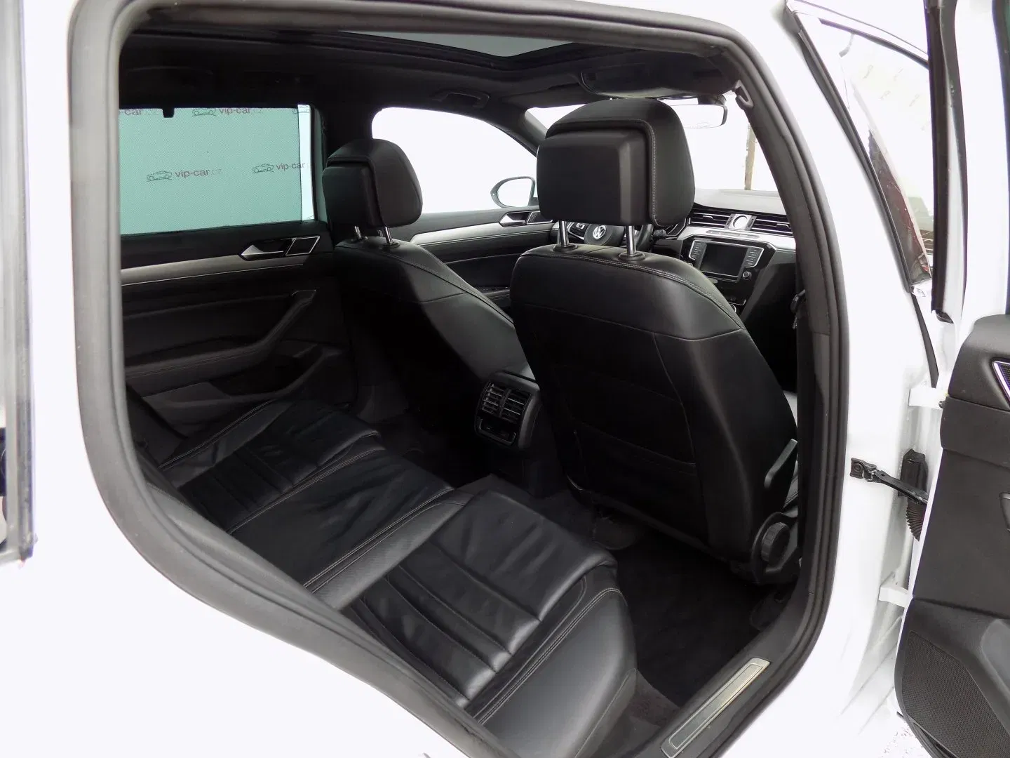 Volkswagen Passat - Náhled 23
