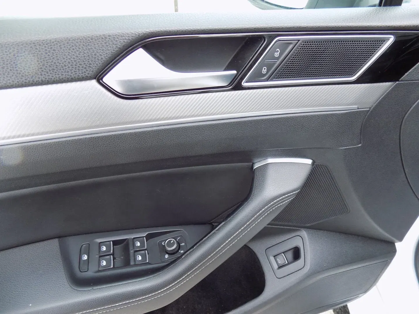 Volkswagen Passat - Náhled 25