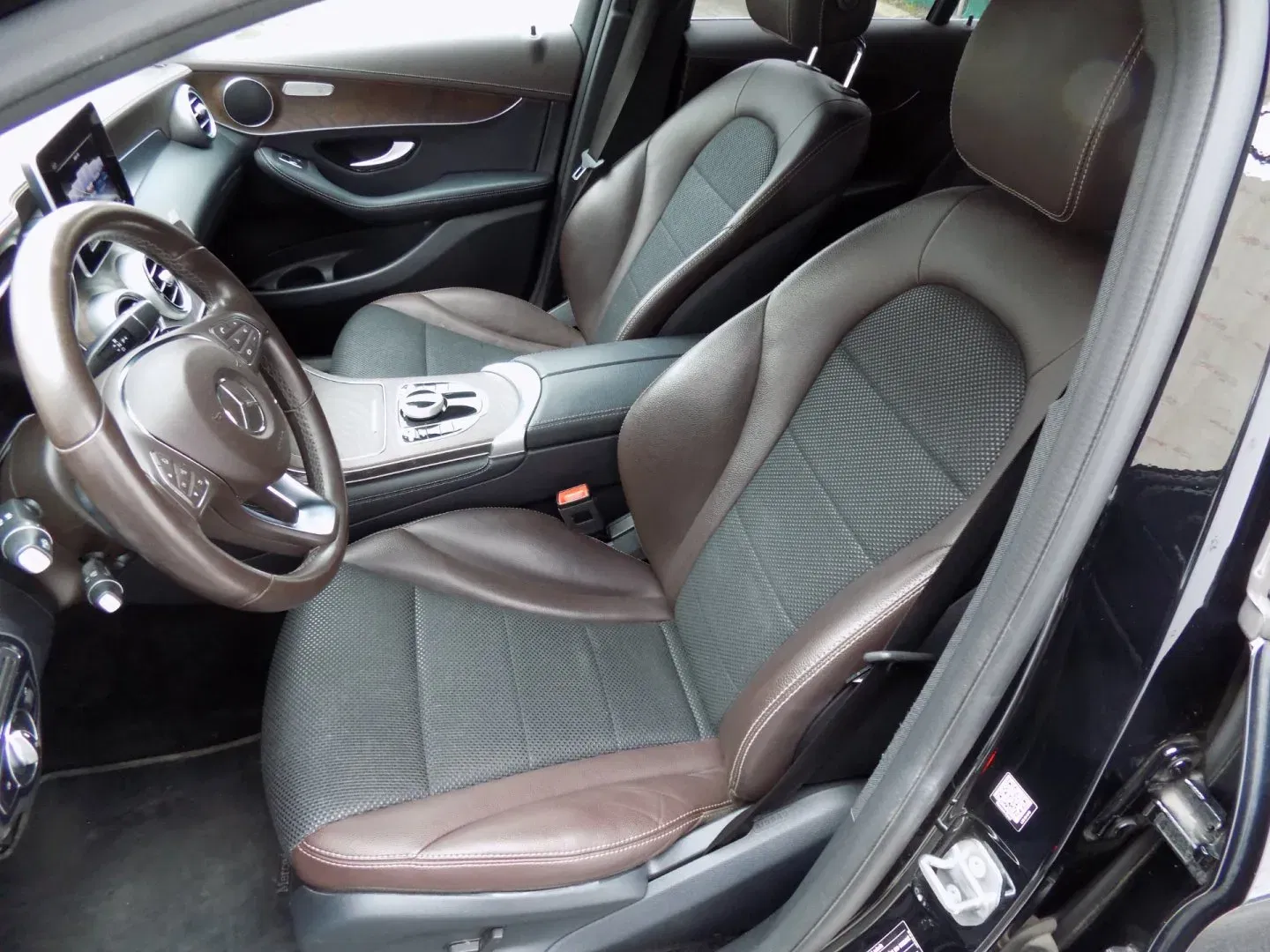 Mercedes-Benz GLC - Náhled 9