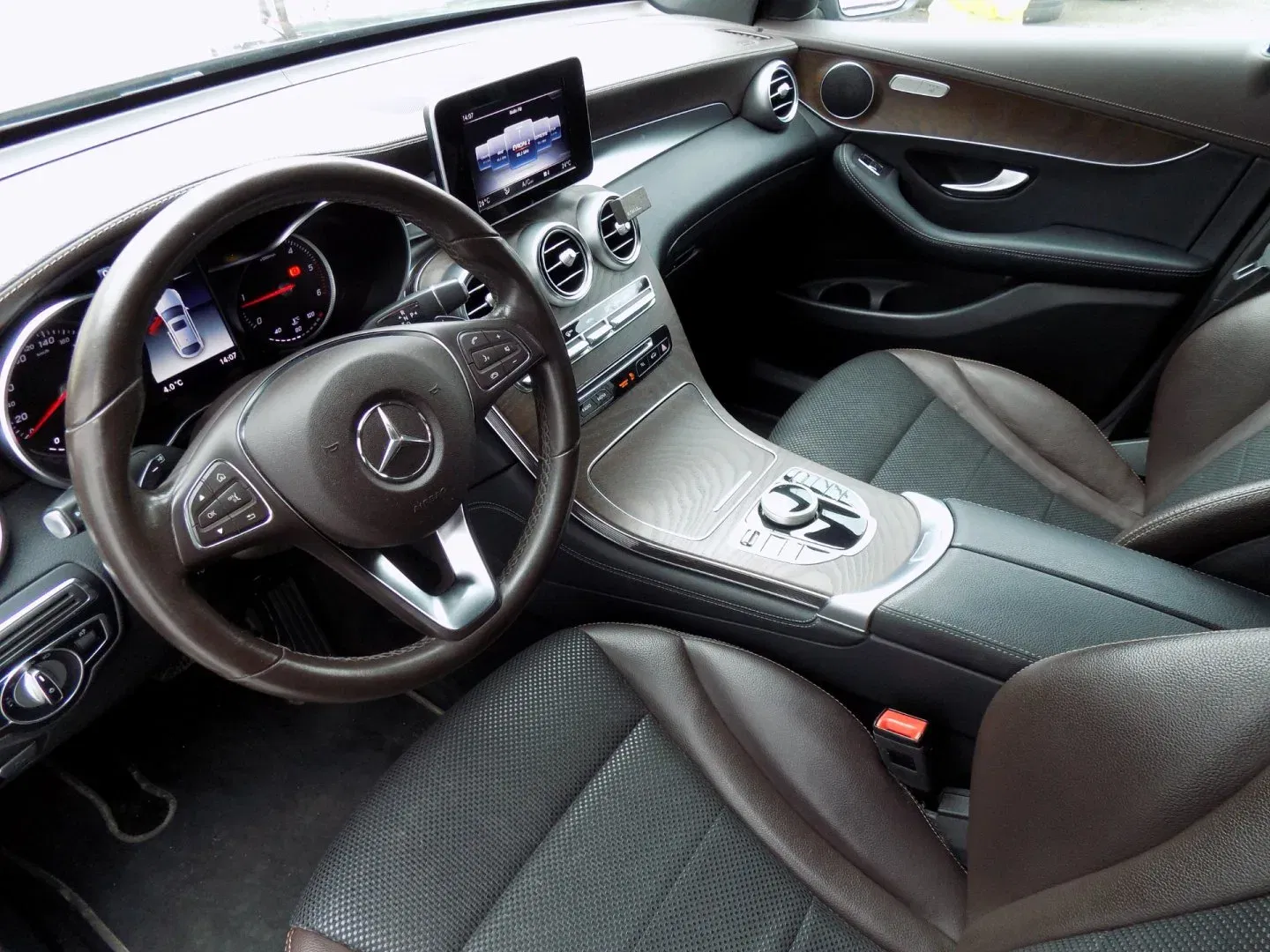 Mercedes-Benz GLC - Náhled 11