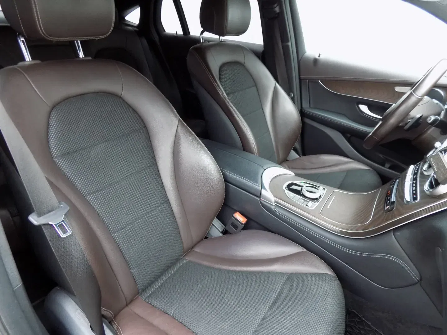 Mercedes-Benz GLC - Náhled 15