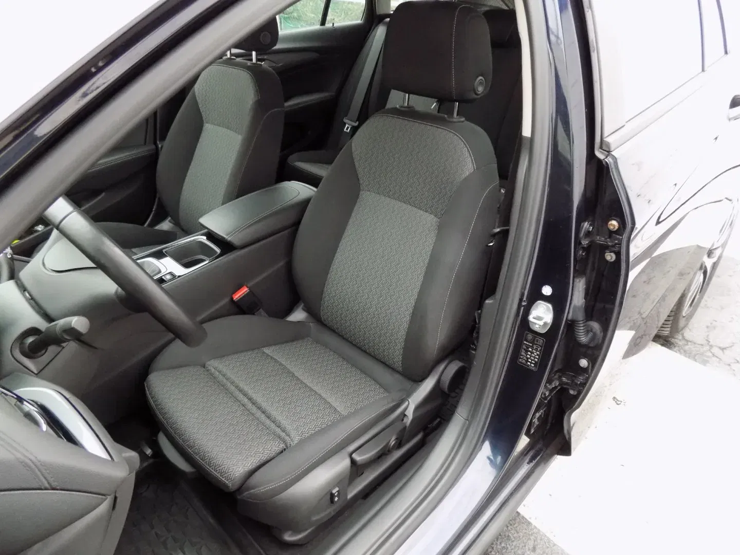 Opel Insignia - Náhled 14