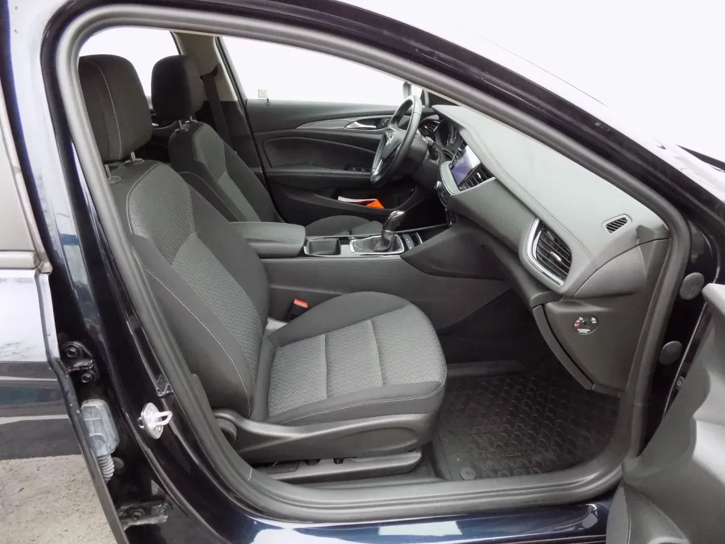 Opel Insignia - Náhled 15