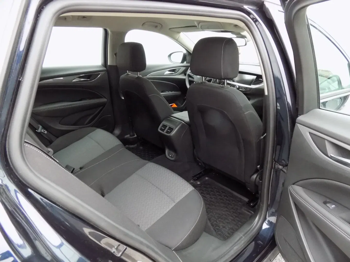 Opel Insignia - Náhled 19
