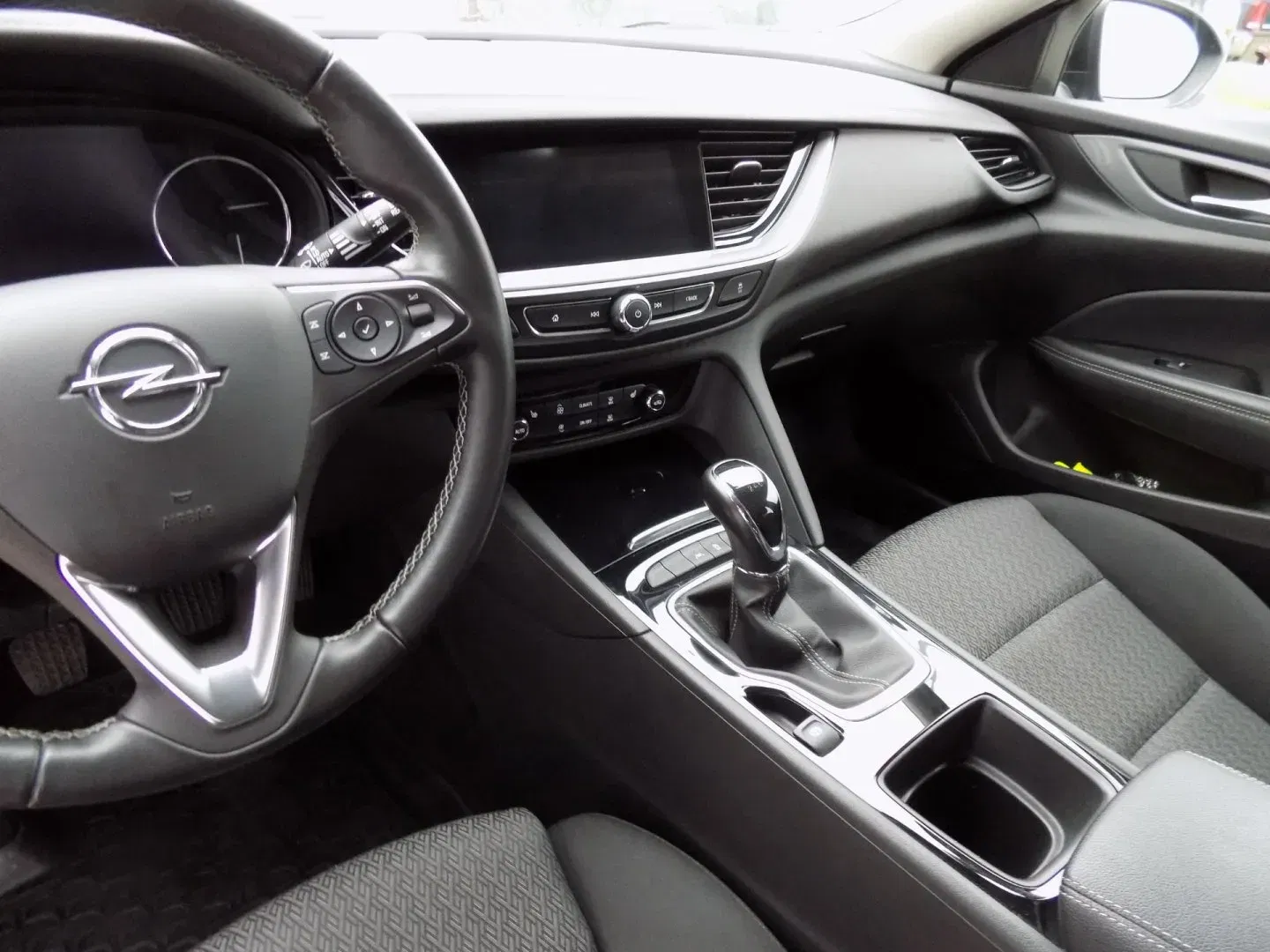 Opel Insignia - Náhled 25