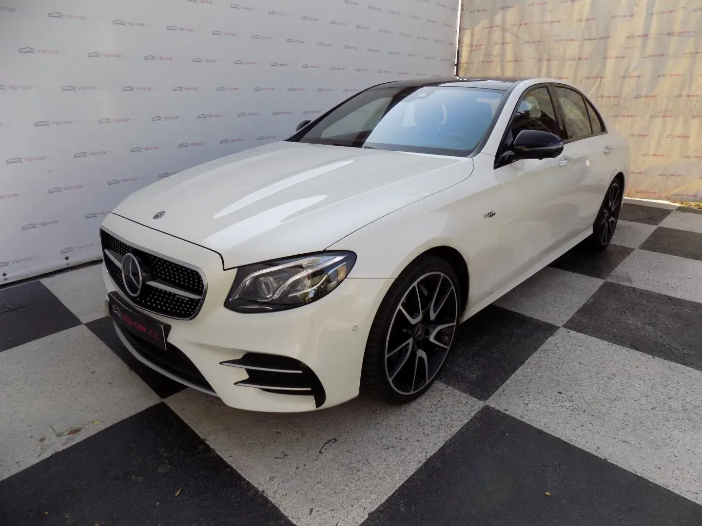 Mercedes-Benz Třídy E - Obrázek 1