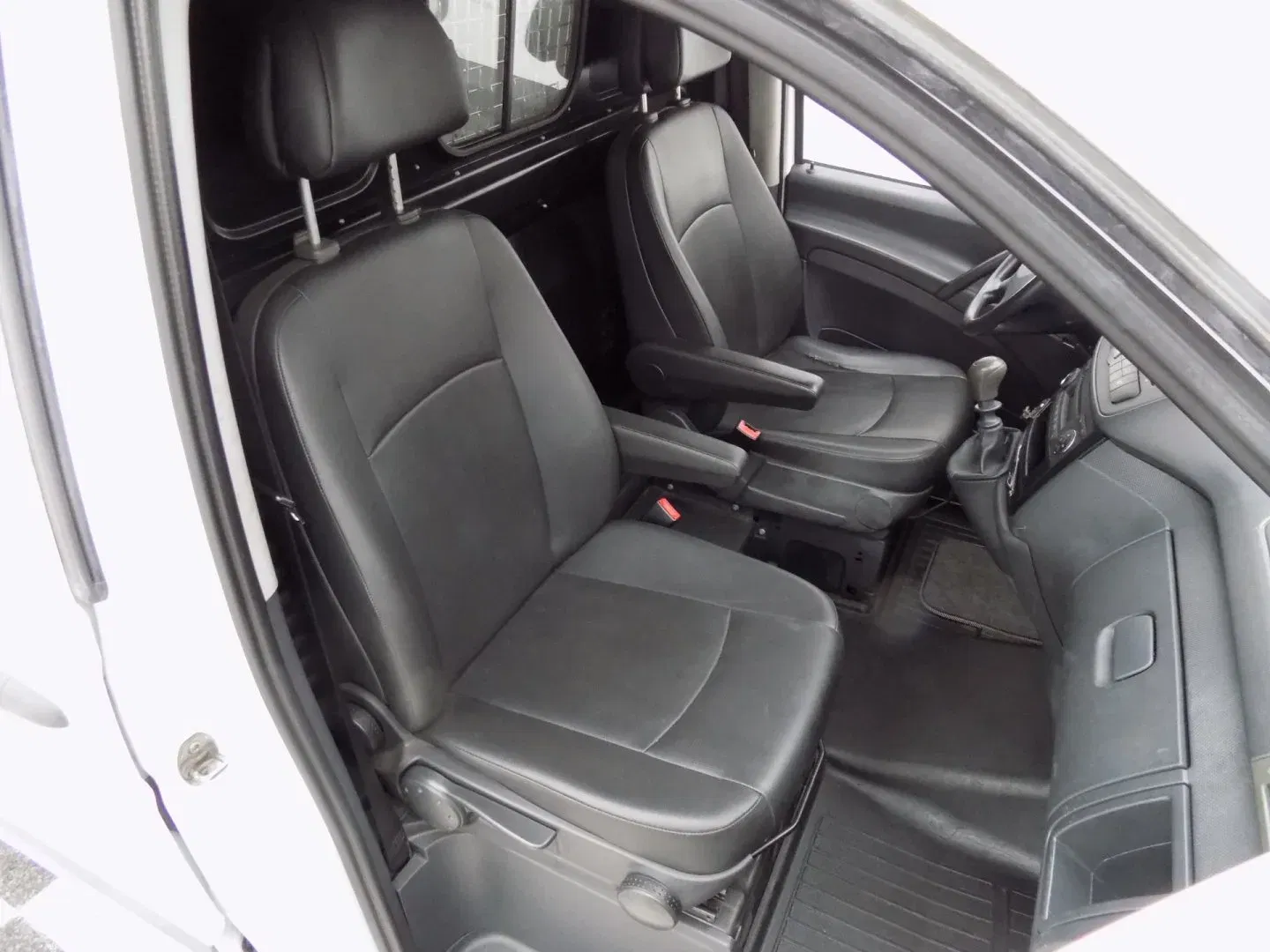 Mercedes-Benz Vito - Náhled 15
