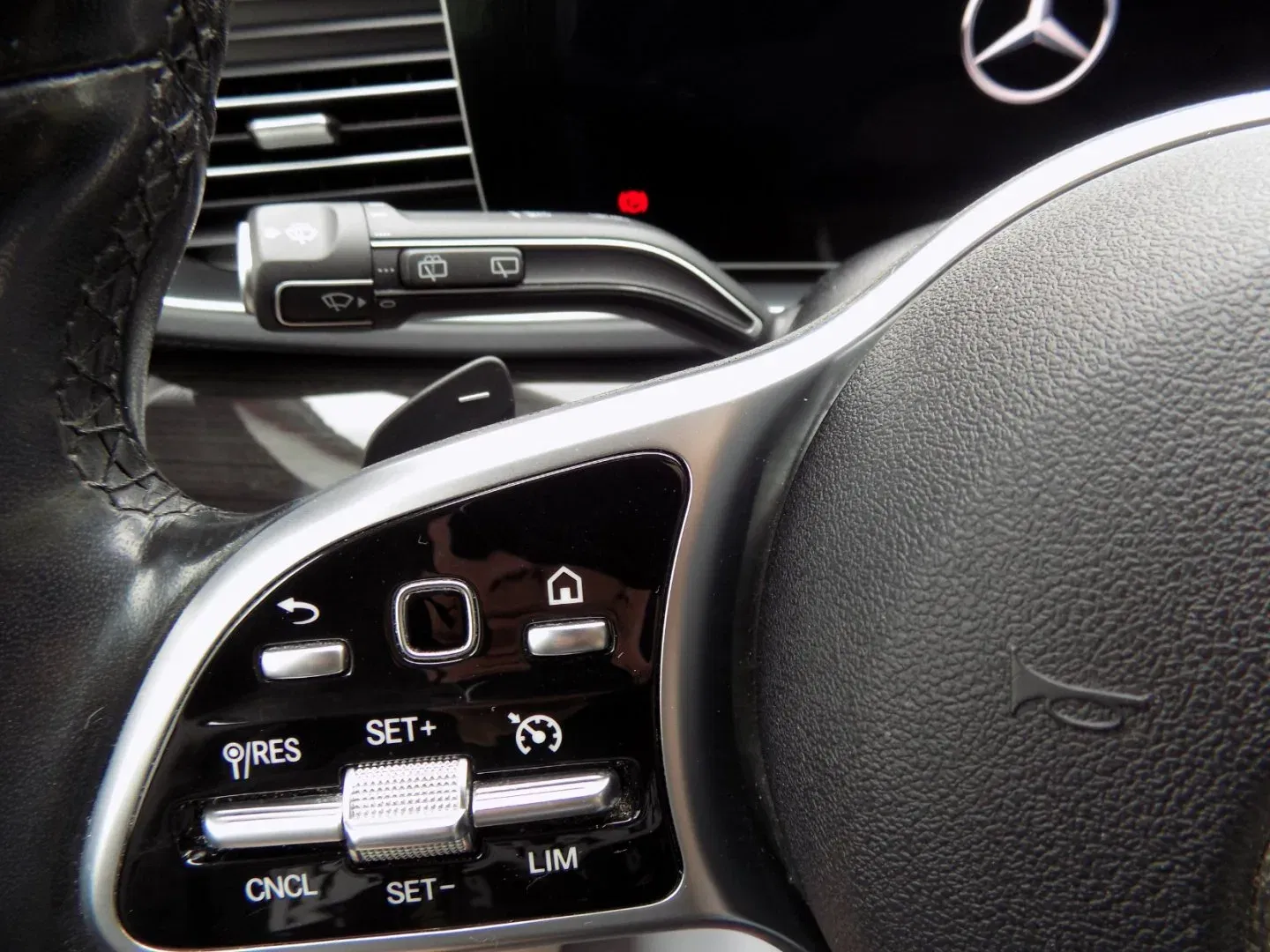 Mercedes-Benz GLE - Náhled 31