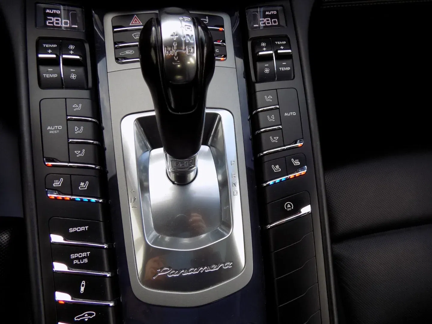 Porsche Panamera - Náhled 33
