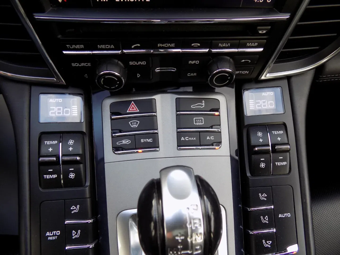 Porsche Panamera - Náhled 39