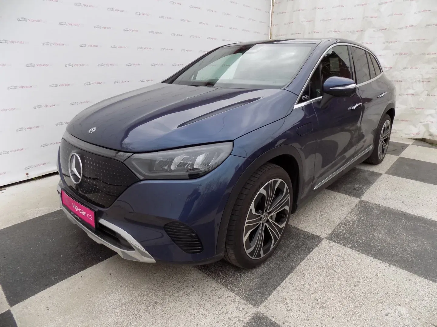 Mercedes-Benz EQE - Obrázek 1