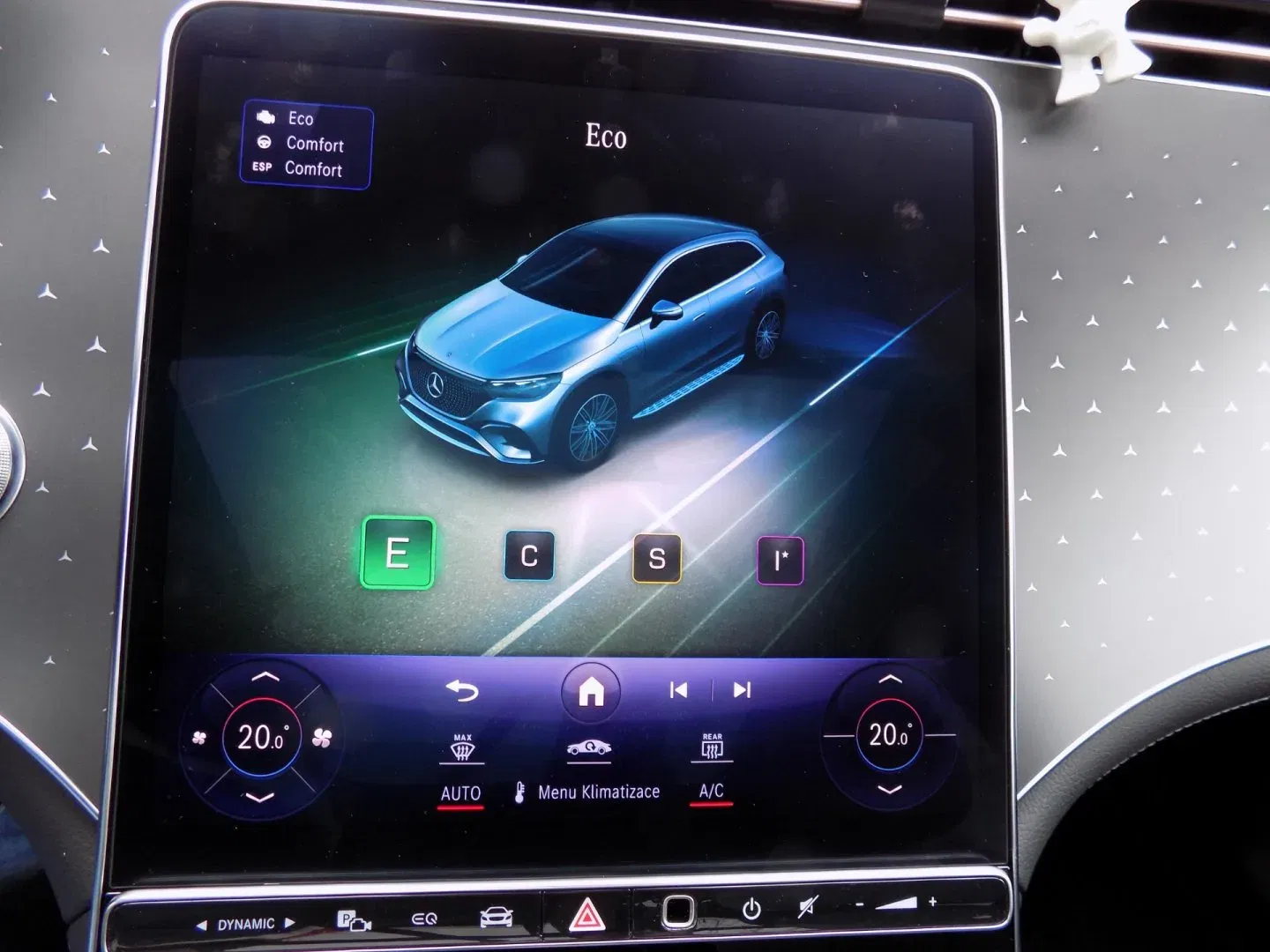 Mercedes-Benz EQE - Náhled 45