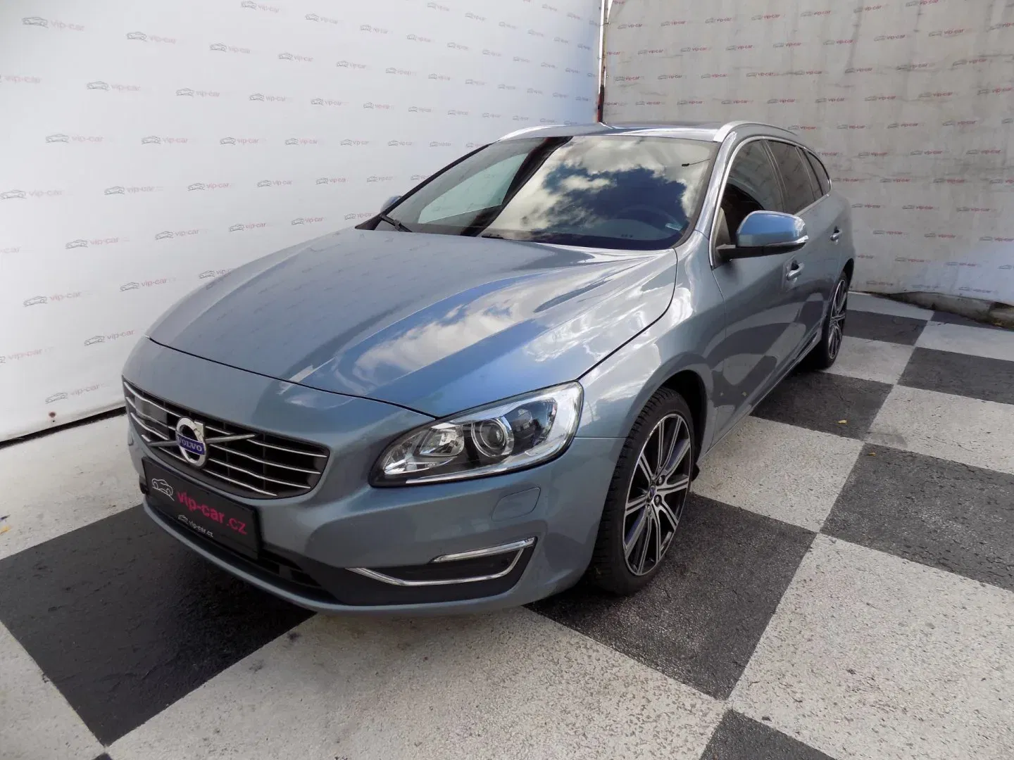 Volvo V60 2.0-D4/Inscription/LED/DPH/, 2016