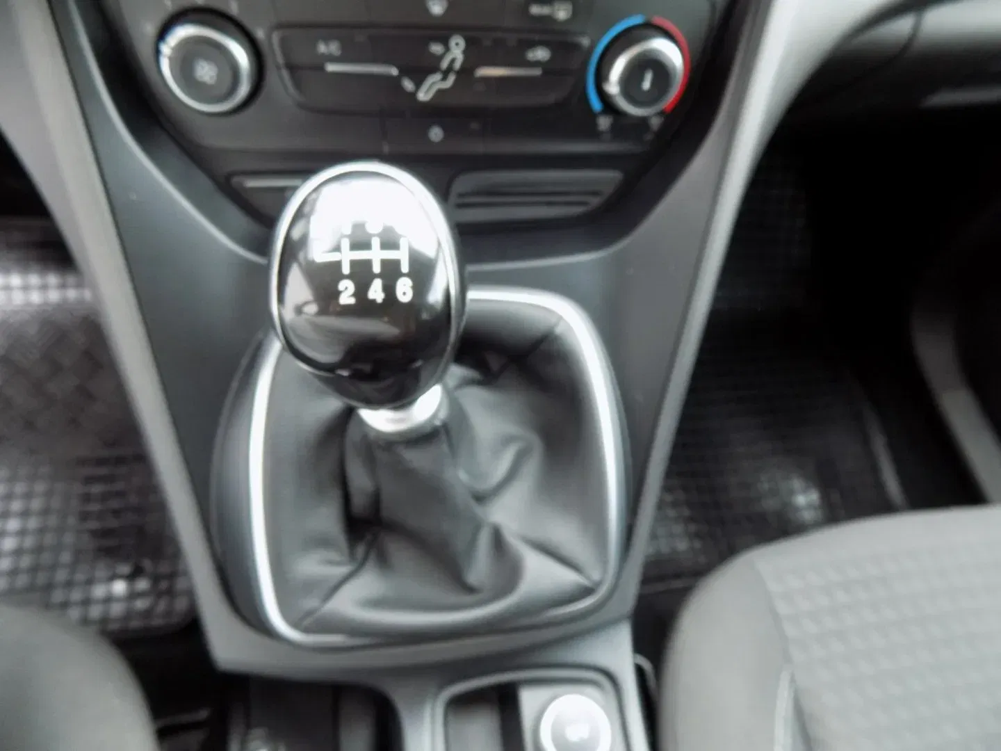 Ford C-MAX - Náhled 27