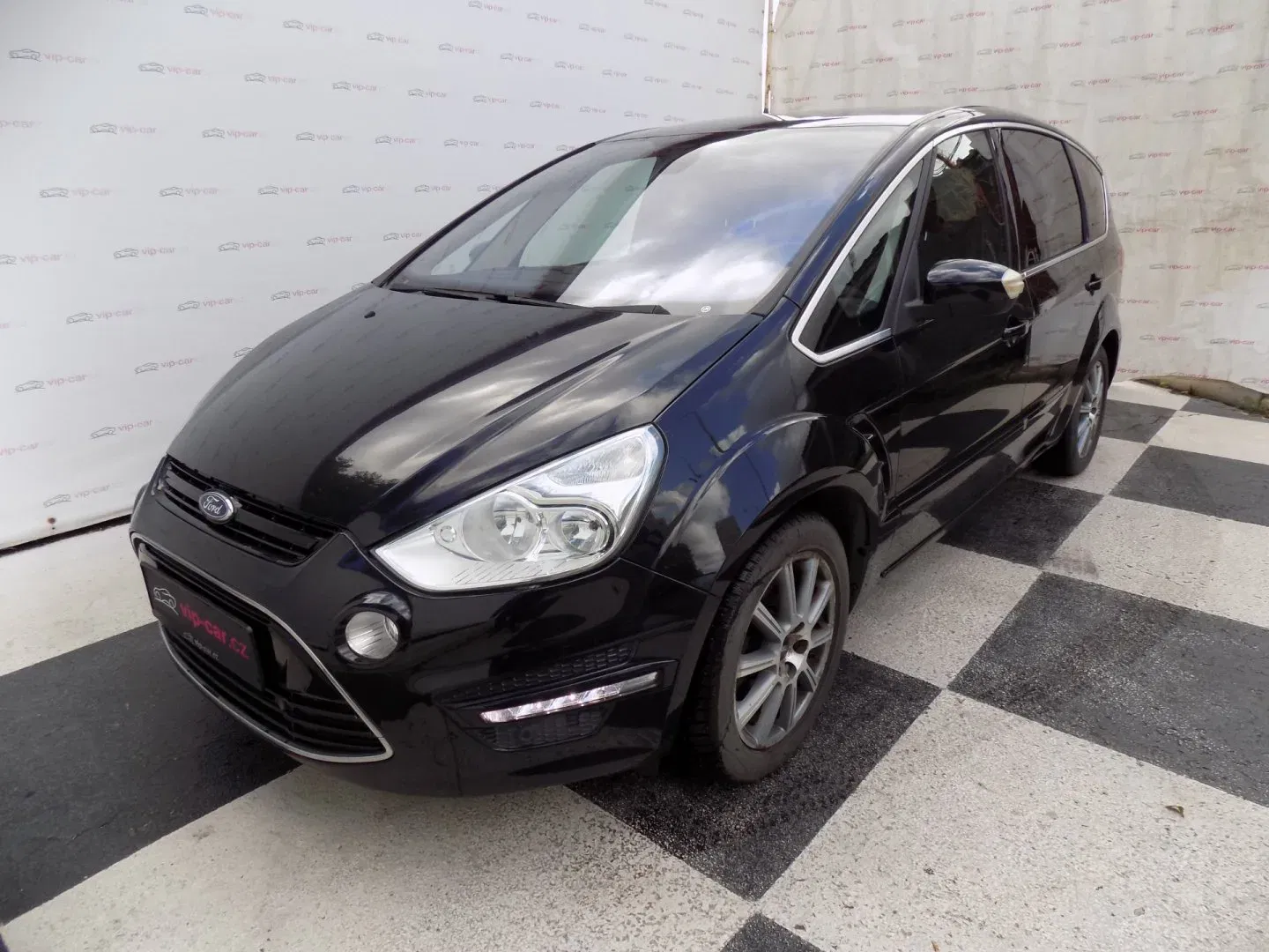 Ford S-MAX – fotografie 1