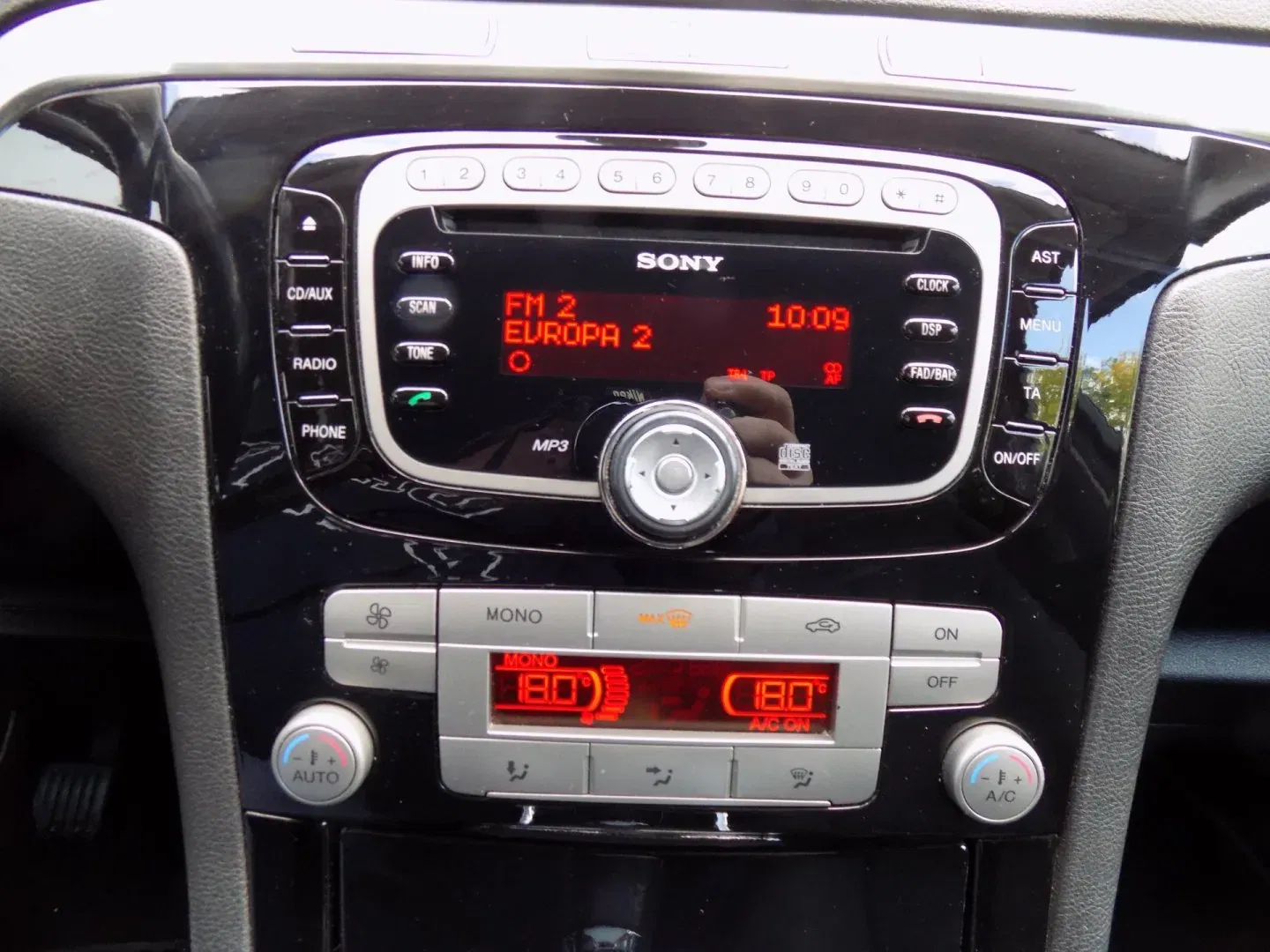 Ford S-MAX - Náhled 32
