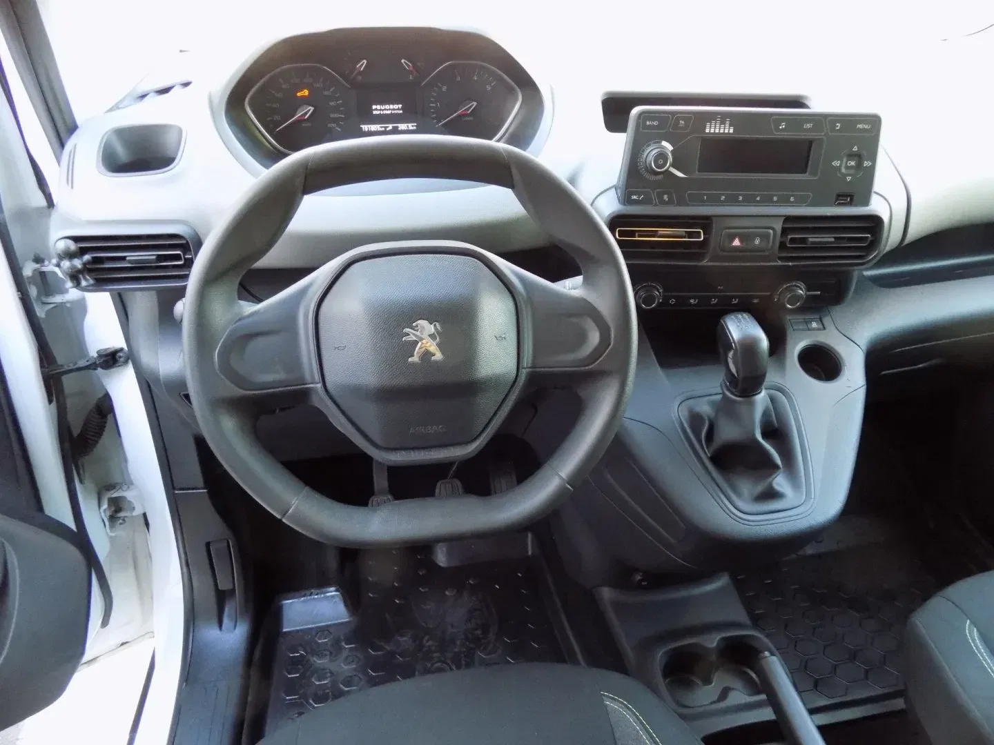 Peugeot Rifter - Náhled 22