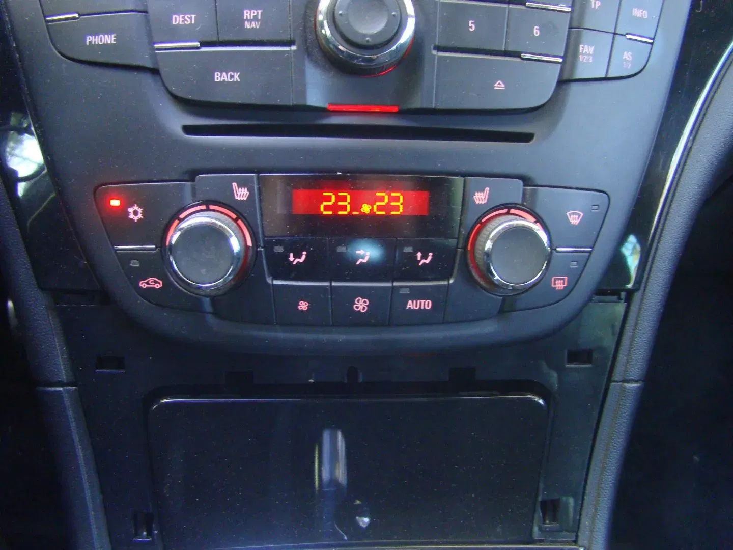 Opel Insignia - Náhled 19