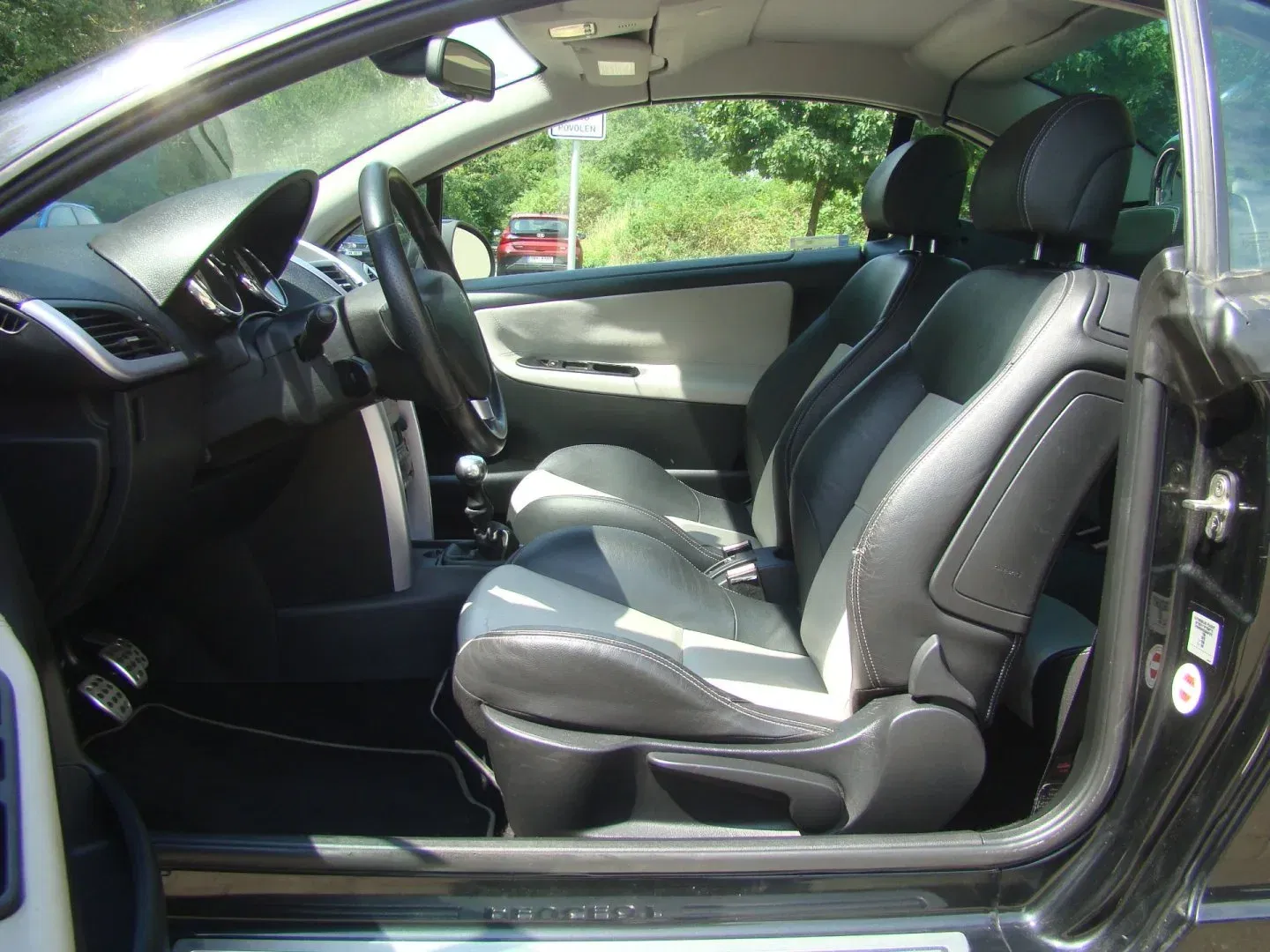 Peugeot 207 - Náhled 11
