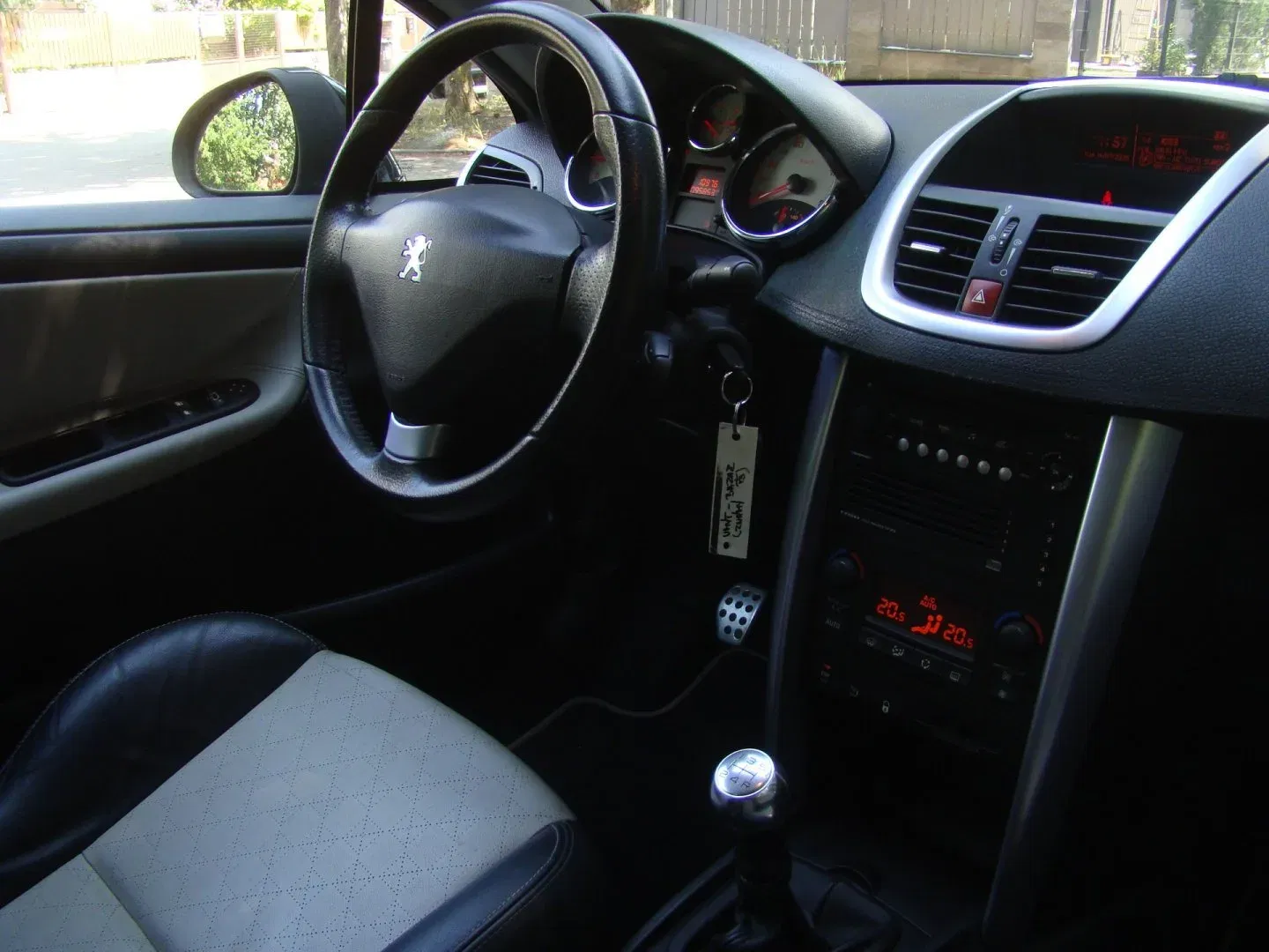 Peugeot 207 - Náhled 13