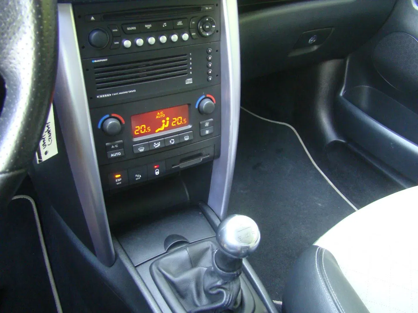 Peugeot 207 - Náhled 21