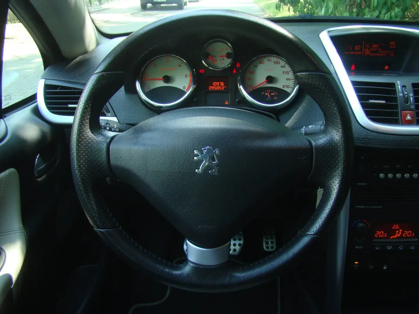 Peugeot 207 - Náhled 22