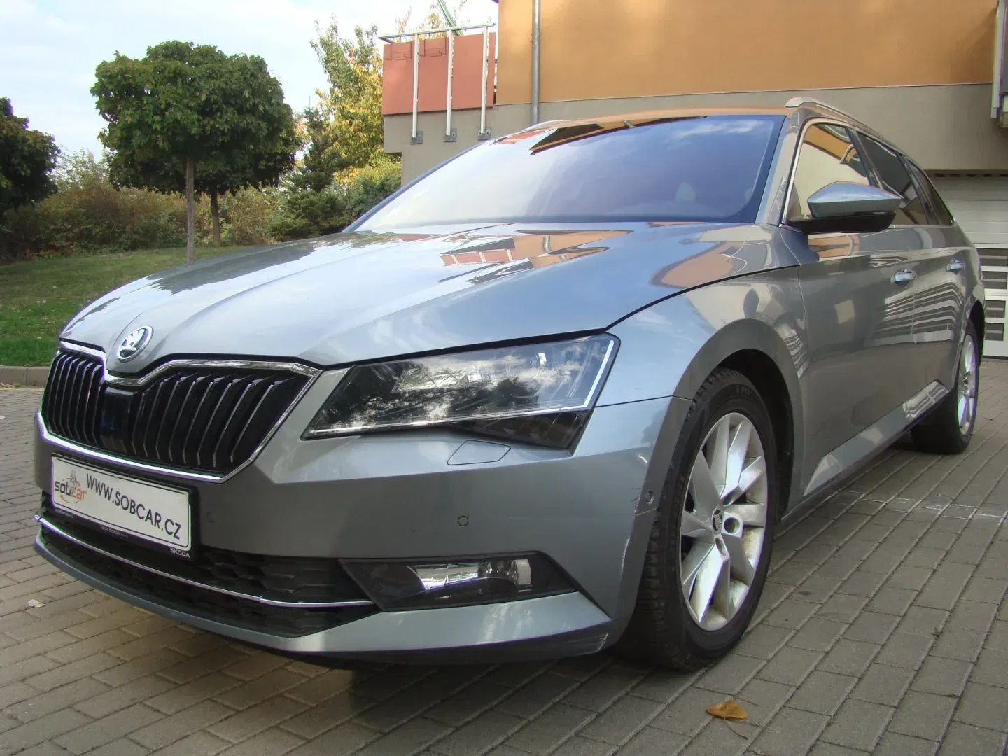 Škoda Superb – fotografie 1