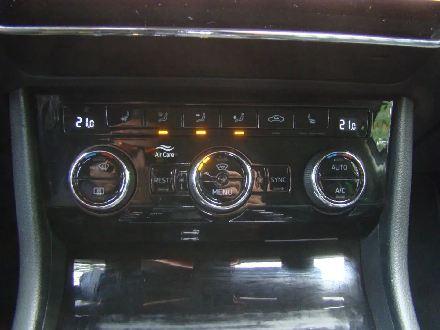 Škoda Superb - Náhled 17