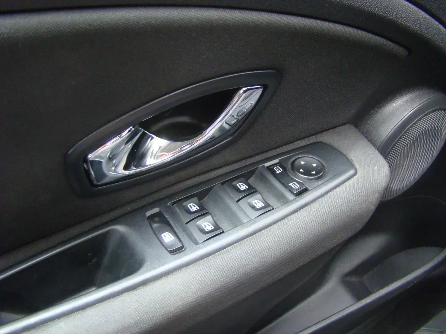 Renault Fluence - Náhled 22