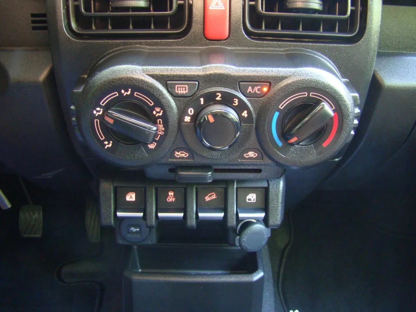 Suzuki Jimny - Náhled 17