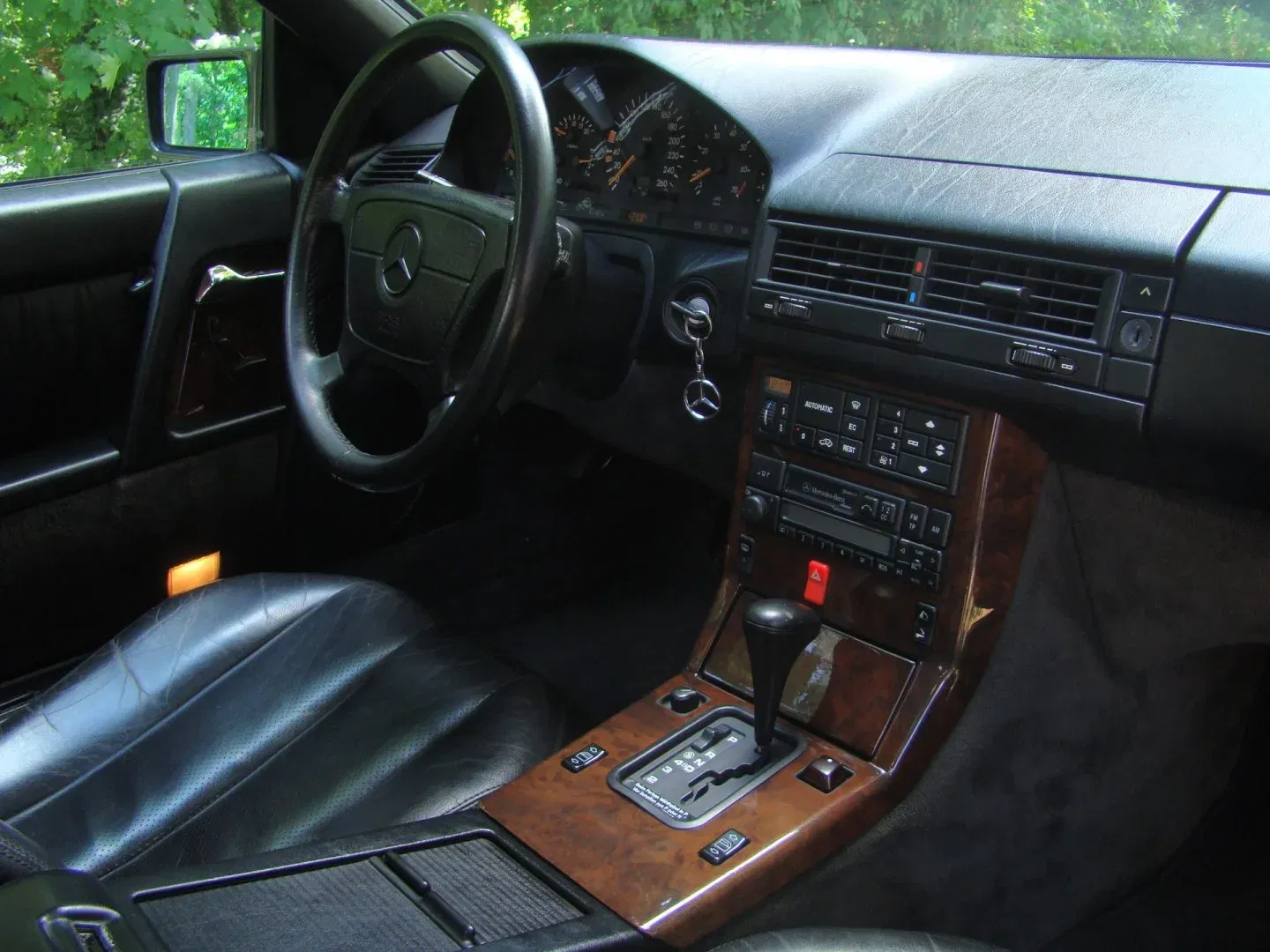 Mercedes-Benz SL - Náhled 12