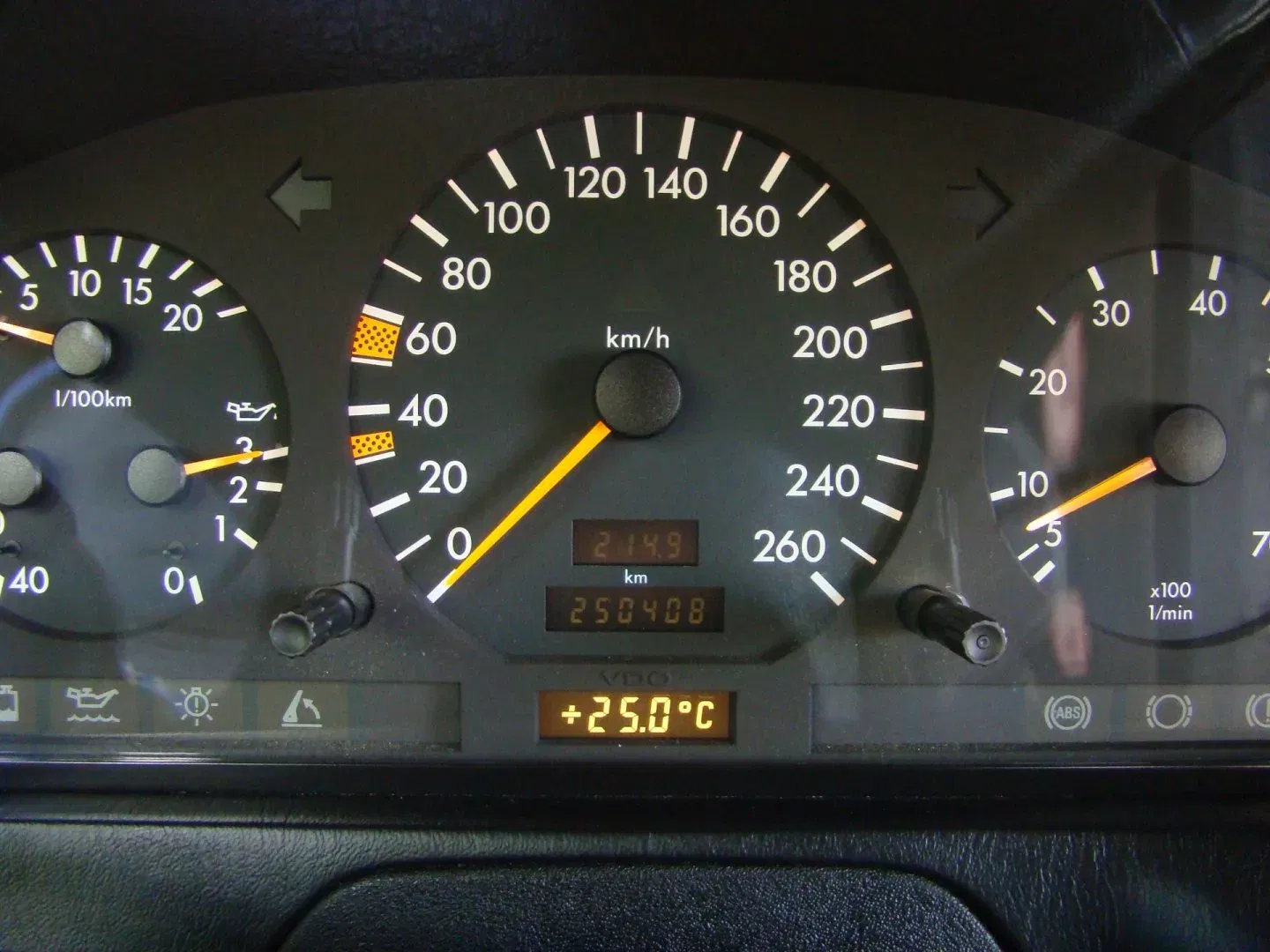 Mercedes-Benz SL - Náhled 20